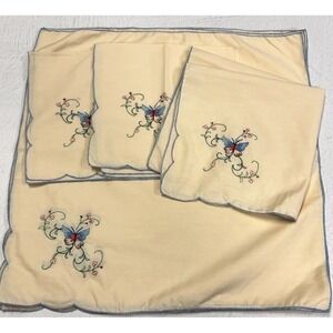Beautiful Cloth Napkins (8) Hand Embroidered Butterfly Flowers Scalloped Edge